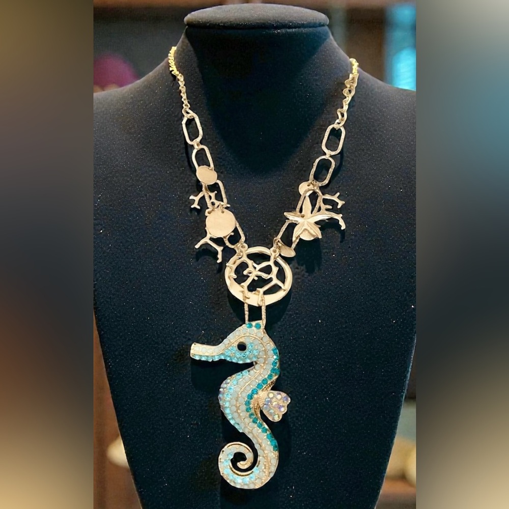 Dazzling & Unique Sparkling Seahorse Pendant Necklace